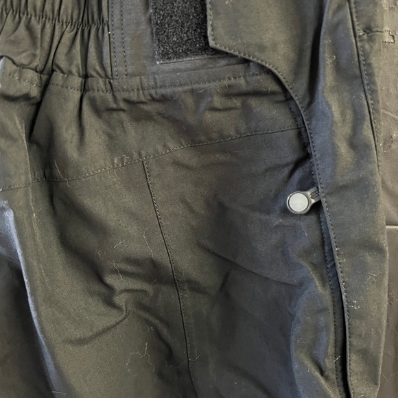 Patagonia 8 women’s black goretex snow pants - Picture 3 of 6